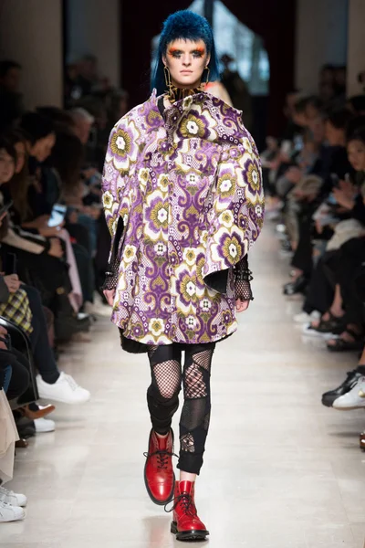 Look 17